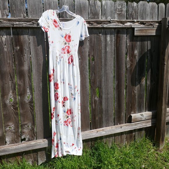 Dearcase Stretch Maxi Dress White Floral Small NWOT Pockets Rayon Blend - Picture 6 of 10